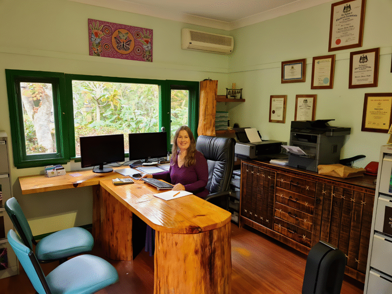 Suzanne Janine Chartered Accountant